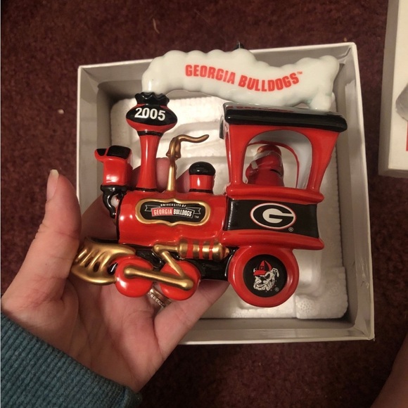Danbury Mint Georgia Bulldogs Red and Gold Train Ornament - Picture 2 of 2